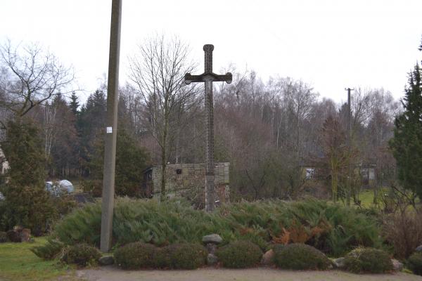 Kryžius prie buvusios Filomenos Marozienės sodybos, Pušaloto miestelyje