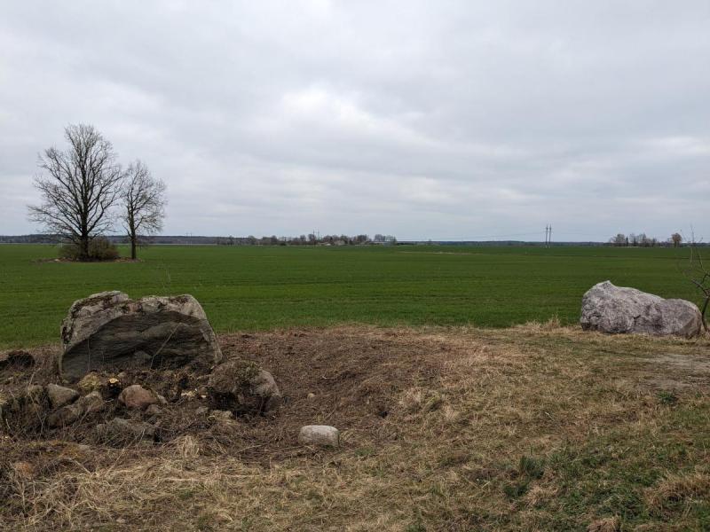 Aukuro akmuo prie kelio Pumpėnai–Pušalotas