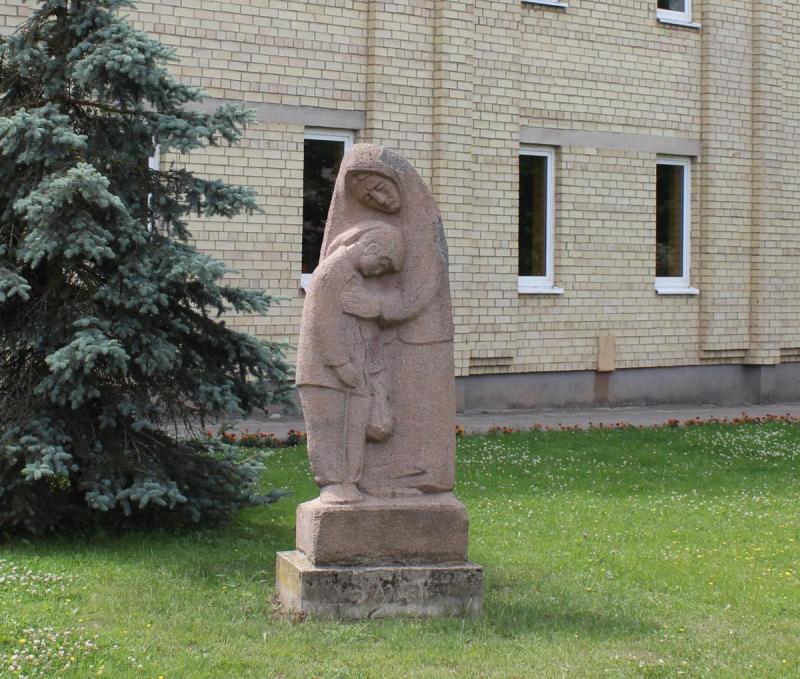 Skulptūra „Parduotos vasaros“ Pasvalyje