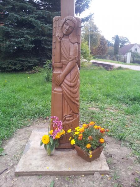 Kryžius Pervalkų kaimo žmonėms
