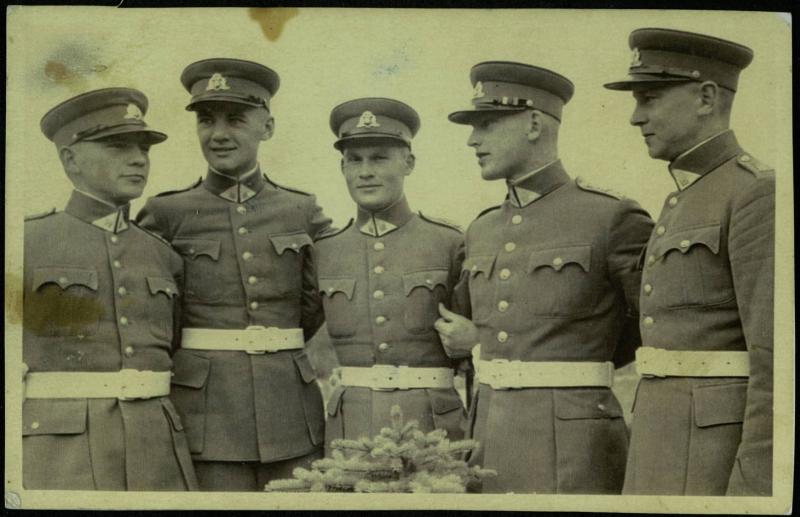 Pušalotiečiai kariūnai. Iš kairės: A. Gelažius, V. Januškis, Petras Šidagis, Julius Šidagis ir A. Jarašiūnas. 1938 m.