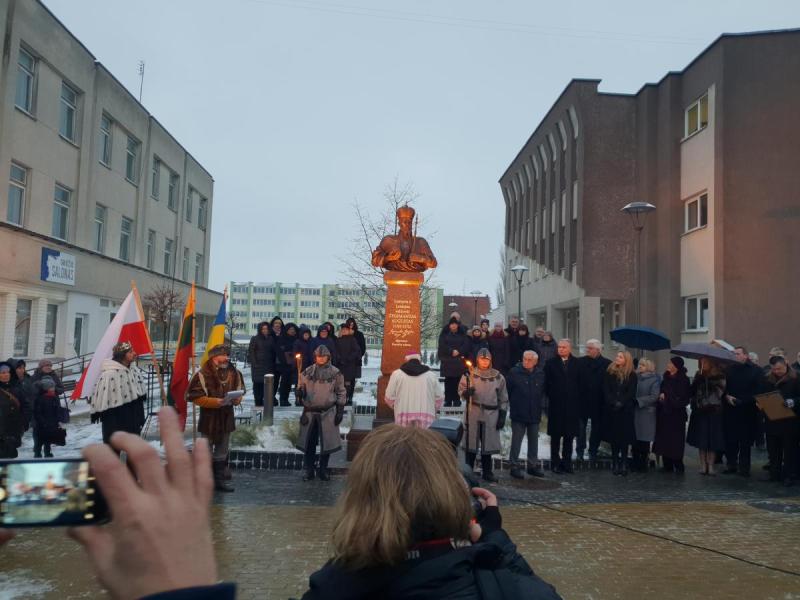 Paminklas Lenkijos karaliui ir LDK didžiajam kunigaikščiui Žygimantui Augustui Pasvalyje