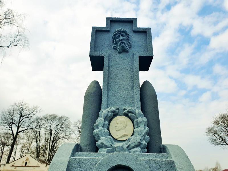 Antkapinis paminklas karininkui Jonui Stapulioniui Joniškėlyje