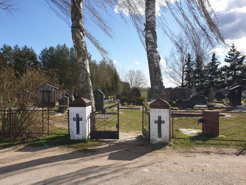 Ustukių laidojimo vieta ir senovės gyvenvietė