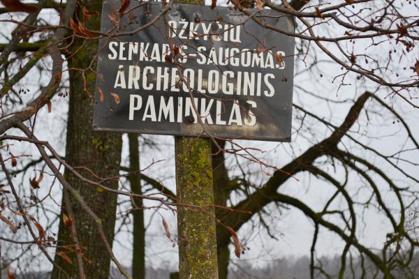 Ožkyčių pilkapis