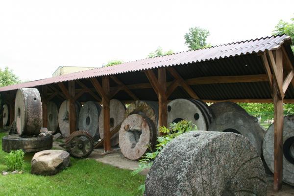 Girnų muziejus Pasvalyje