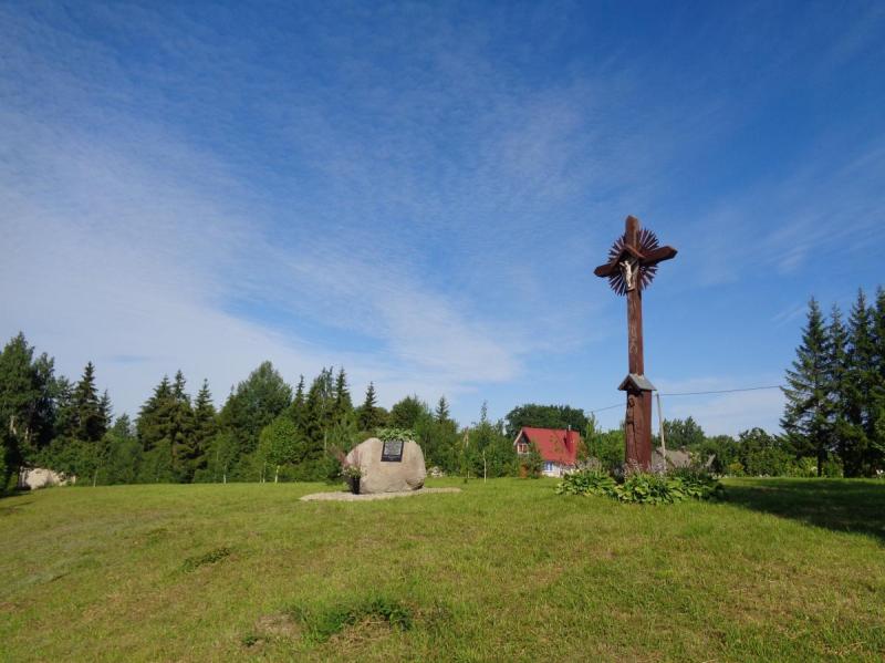 Paminklinis akmuo išnykusiems kaimams Grūžių kaime, Vaškų seniūnijoje