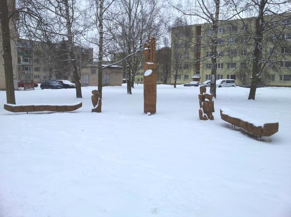 Skulptūrų kompozicija Vyšnių gatvės skverelyje, Pasvalyje