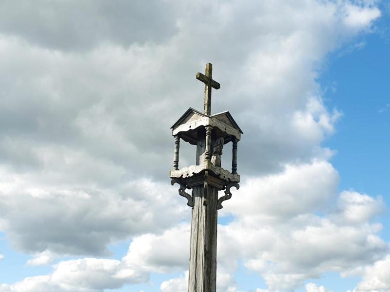 Pavasarininkų kuopos koplytstulpis Medinių kaime