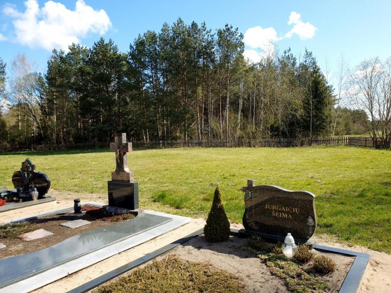 Ustukių laidojimo ir senovės gyvenvietė