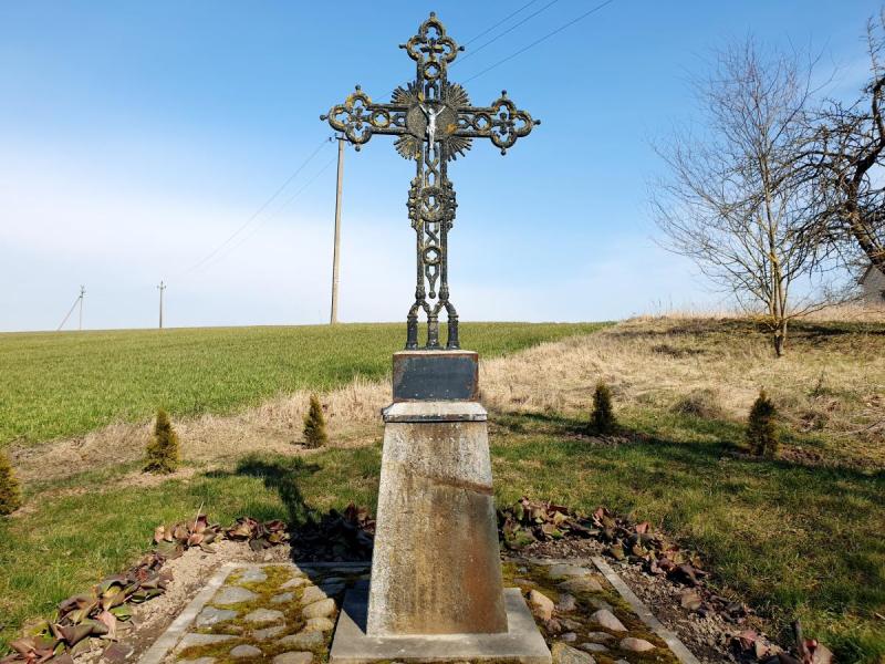 Pervalkų jaunimo kryžius