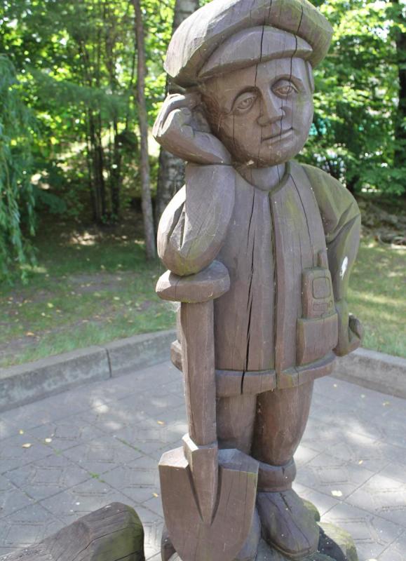 Skulptūra „Keliukas“ Pasvalyje