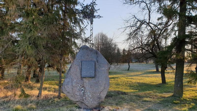 Paminklas Lietuvos tautiniam atgimimui prie Žadeikių dvaro