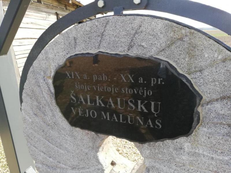 Šalkauskų vėjo malūnas