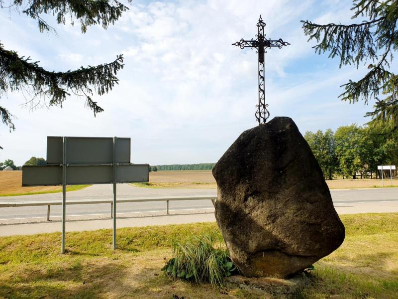 Paminklas Lietuvos tautiniam atgimimui prie Žadeikių dvaro