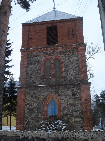 Pušaloto Šv. apaštalų Petro ir Povilo bažnyčia