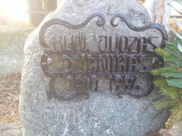 Kryžius kunigui Juozui Dubnikui Grūžiuose