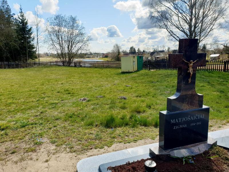 Ustukių laidojimo vieta ir senovės gyvenvietė