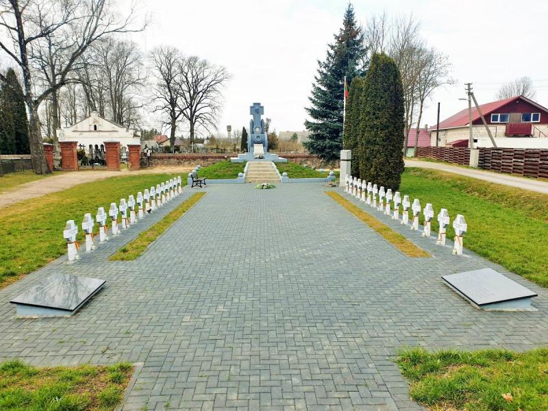 Antkapinis paminklas karininkui Jonui Stapulioniui Joniškėlyje