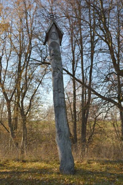 Stogastulpiai prie Ąžuolpamūšės piliakalnio