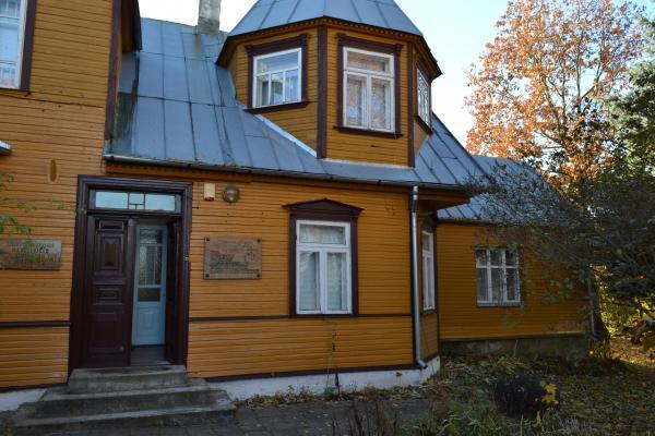Poetų Eugenijaus ir Leonardo Matuzevičių memorialinis muziejus-sodyba