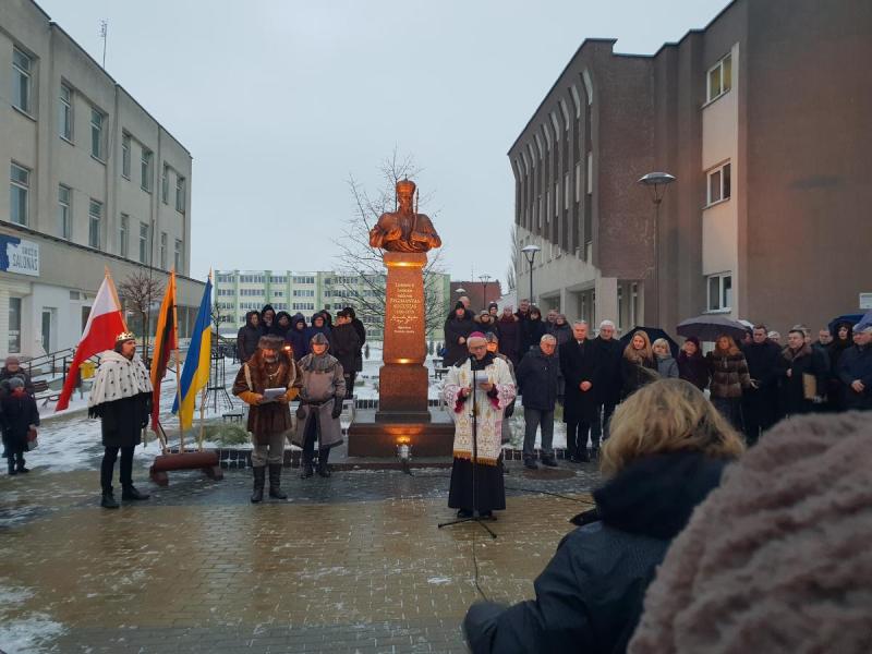 Paminklas Lenkijos karaliui ir LDK didžiajam kunigaikščiui Žygimantui Augustui Pasvalyje