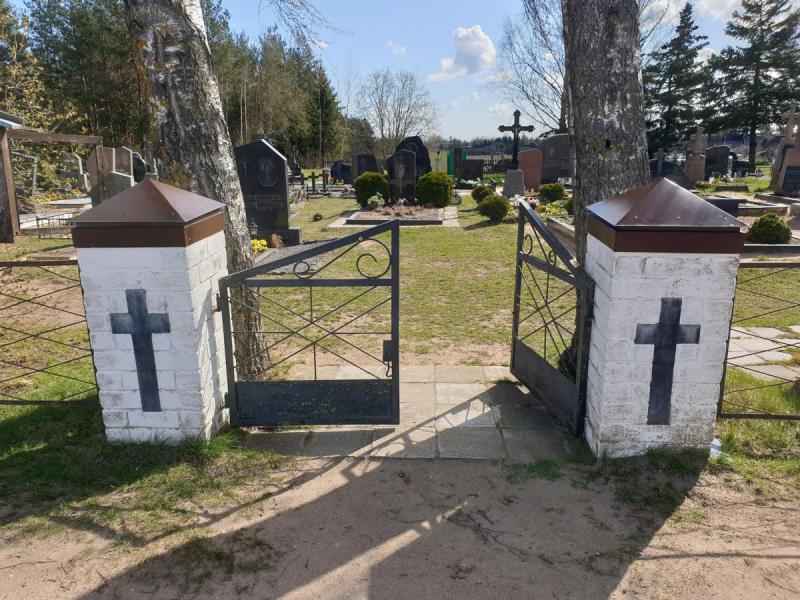 Ustukių laidojimo vieta ir senovės gyvenvietė
