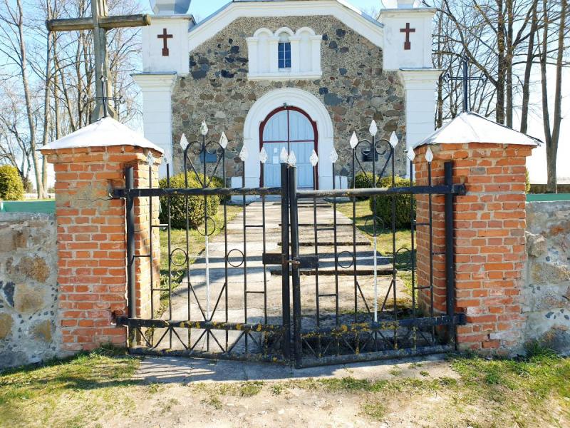 Skrebotiškio Švč. Jėzaus Širdies bažnyčia