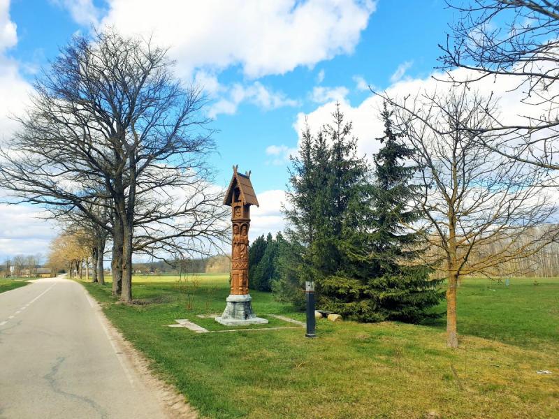 Paminklas Vileišių šeimai Medinių kaime