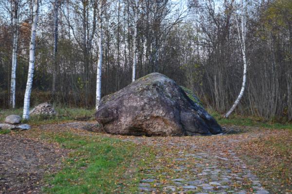 Petraičių akmuo