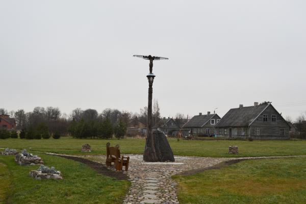 Stogastulpis Joniškėlio parke