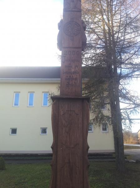 Kryžius Grūžių Švč. Mergelės Marijos bažnyčios šventoriuje