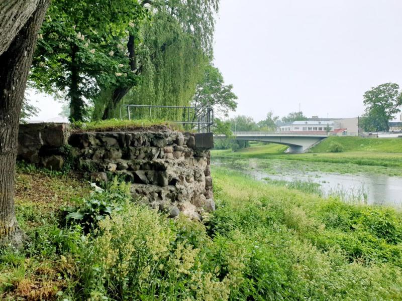 Pasvalio senosios klebonijos (Užupio) parkas