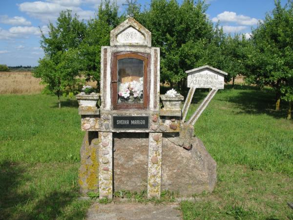 Koplytstulpiai Buiviškių kaimui