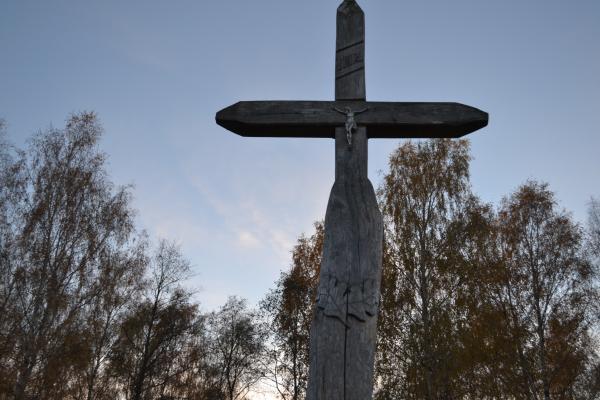 Kryžius partizanams Galinių kaime