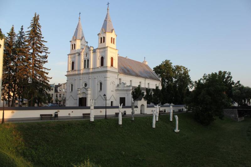 Angelų skulptūros Pasvalyje