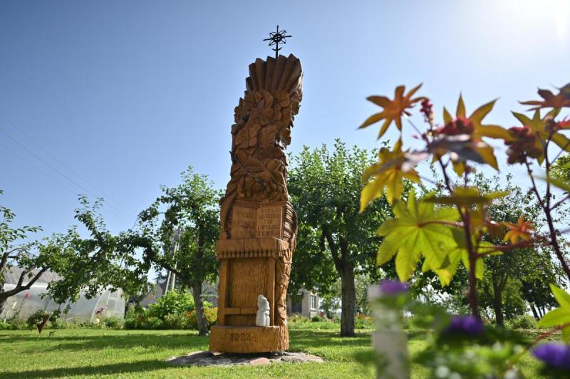 Stogastulpis rašytojui Mykolui Karčiauskui gimtojoje sodyboje, Žvirgždės kaime, Krinčino seniūnijoje