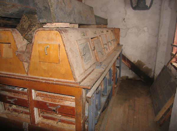 Raubonių vandens malūnas, vilnų karšykla-verpykla