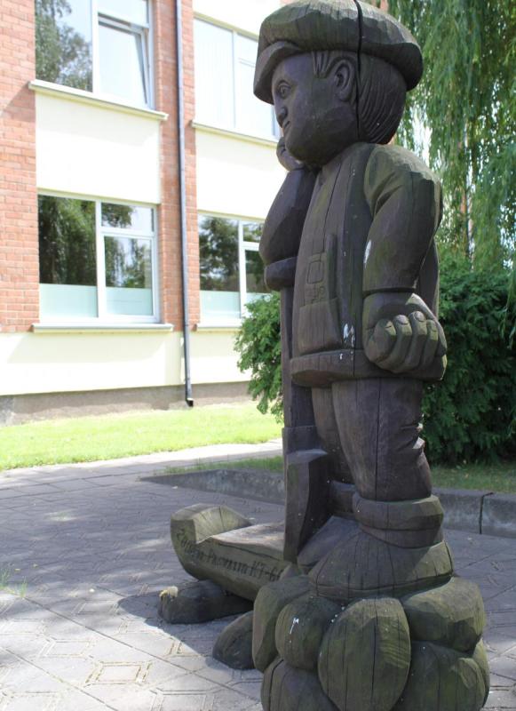 Skulptūra „Keliukas“ Pasvalyje