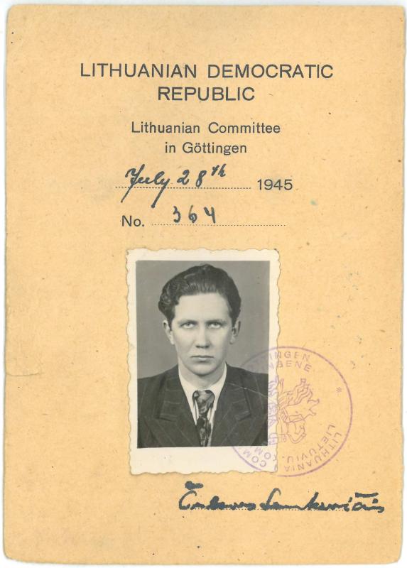 Lietuvos komiteto Getingene sertifikatas, išduotas Česlovui Senkevičiui. 1945 m. liepos 28 d.