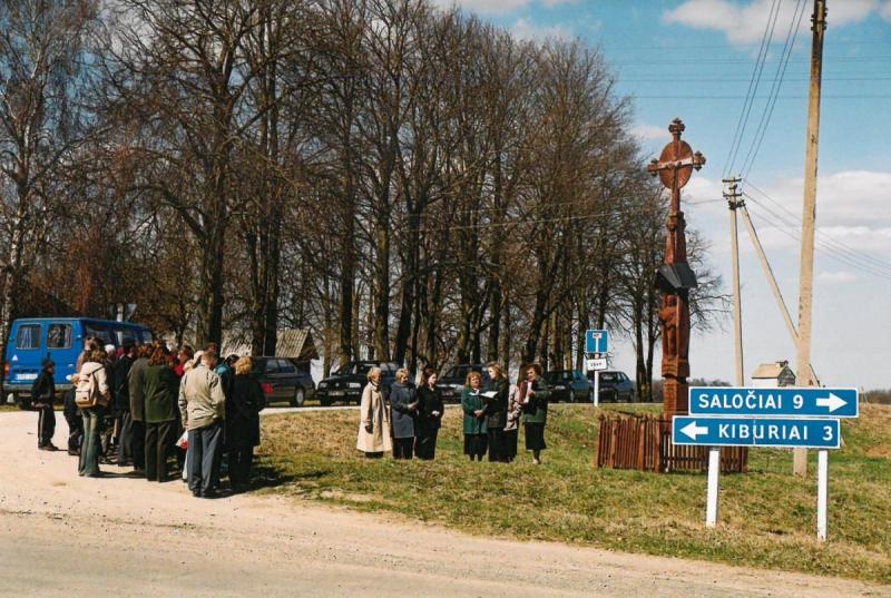 Koplytstulpis rašytojui Petrui Rimkūnui Kiemėnų kaime