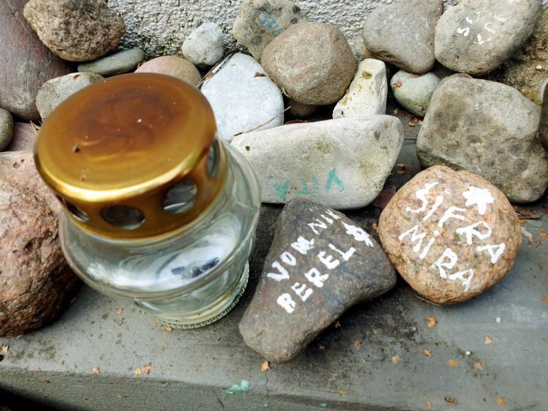 Memorialas holokausto aukoms atminti Žadeikių miške