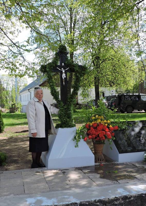 Atminimo lentos 1919–1920 m. Nepriklausomybės kovų Pumpėnų valsčiaus savanoriams, Vyčio kryžiaus kavalieriams ir kryžius Nepriklausomybei