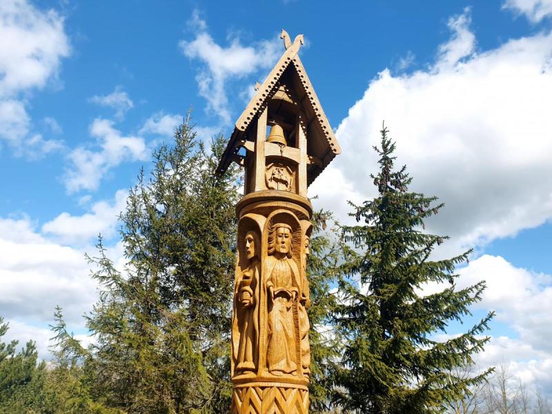 Paminklas Vileišių šeimai Medinių kaime