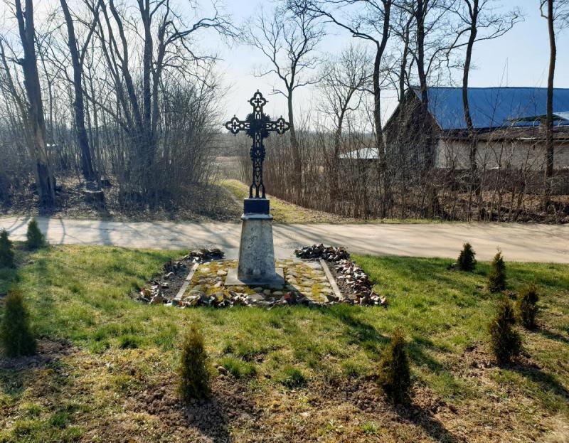 Pervalkų jaunimo kryžius