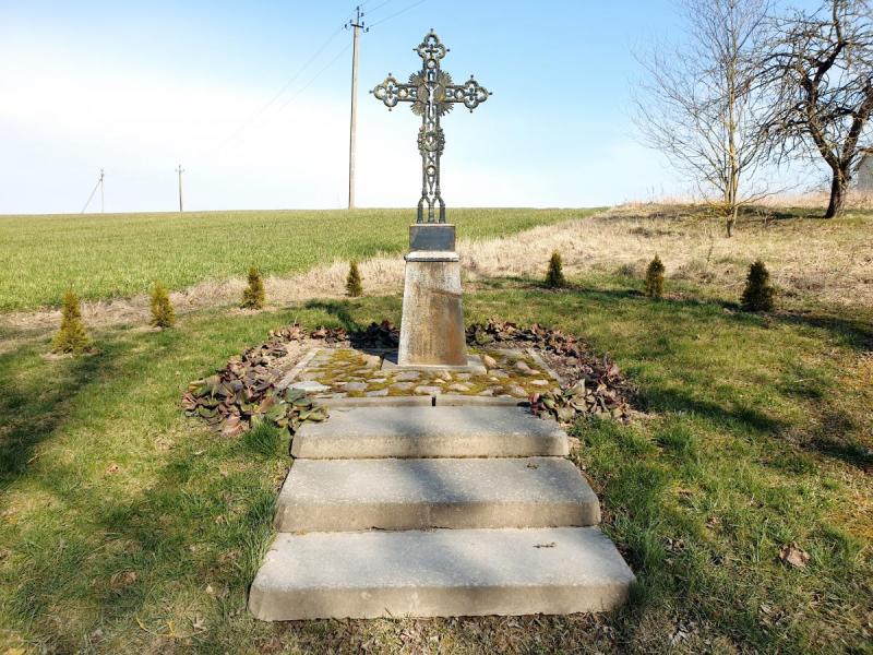 Pervalkų jaunimo kryžius
