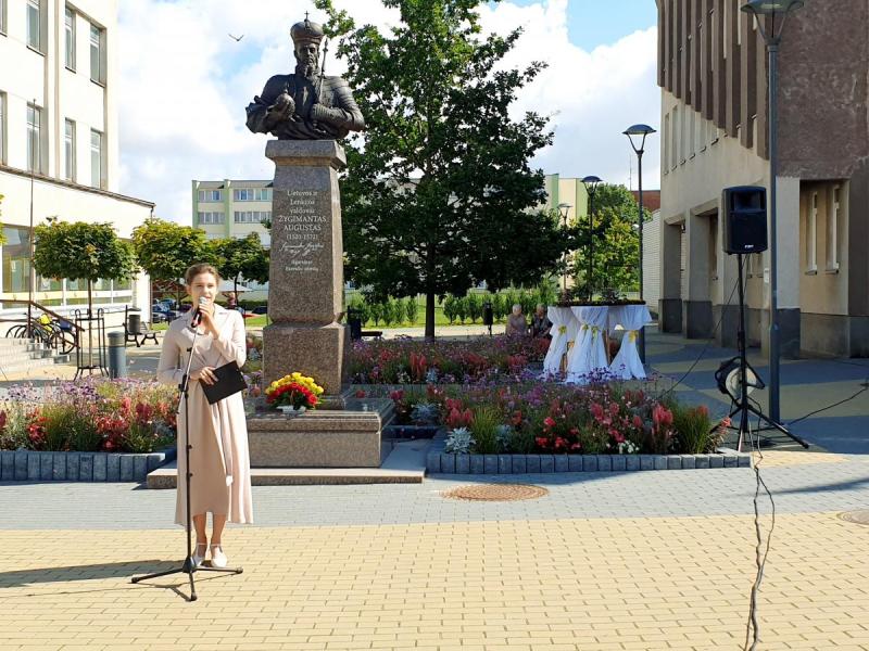 Paminklas Lenkijos karaliui ir LDK didžiajam kunigaikščiui Žygimantui Augustui Pasvalyje