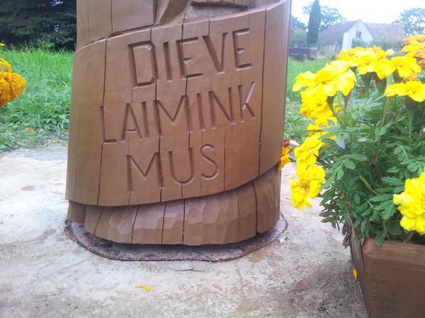 Kryžius Pervalkų kaimo žmonėms
