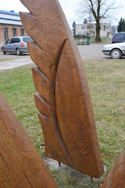 Skulptūra „Saulės paukštė“ Pasvalyje