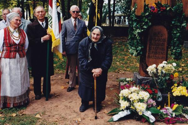 Stogastulpis žuvusiems partizanams Kriklinių kaime